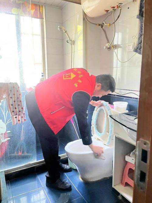 走访慰问独居老人 用心用情传递温暖
